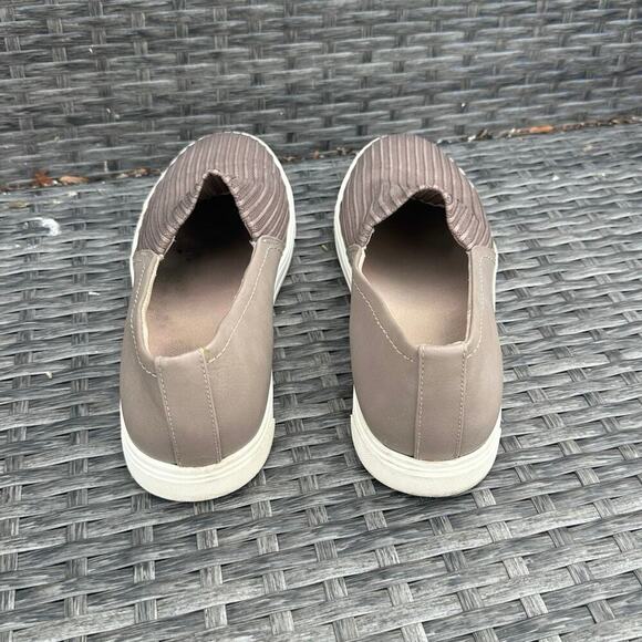 Naturalizer Women’s Brogan Stretch Slip-On Sneakers Size 11 Taupe - Picture 6 of 12